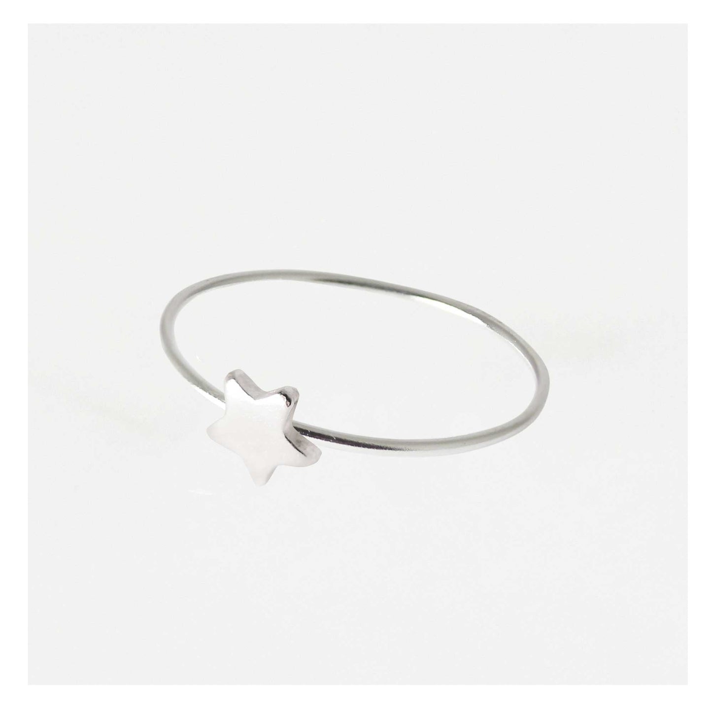 Petite Etoile Ring