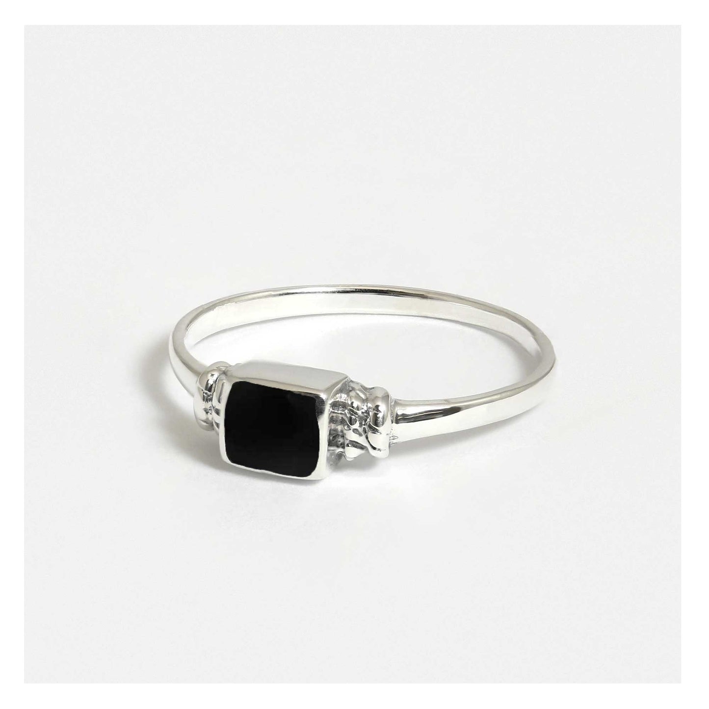 On the Rocks Ring