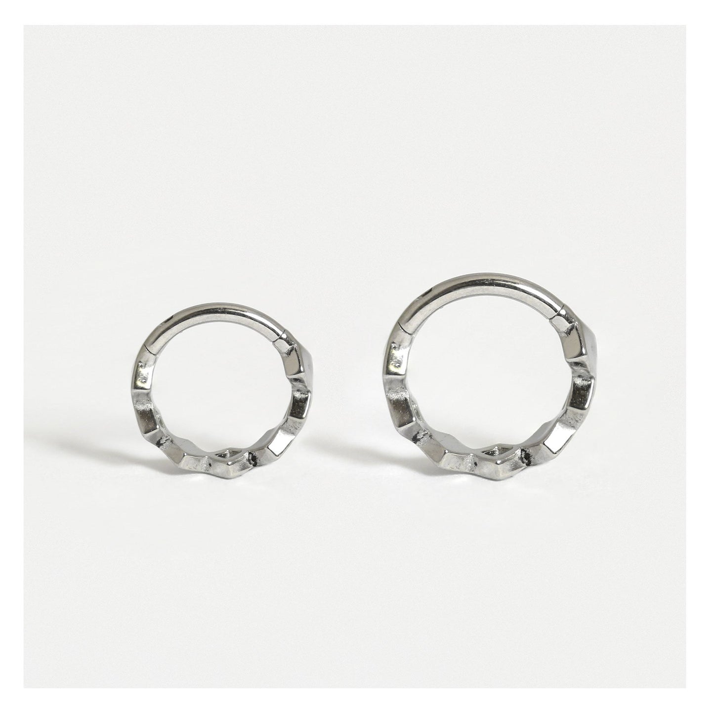 Steel Diamonds Hinged Segment Ring - 1.2mm