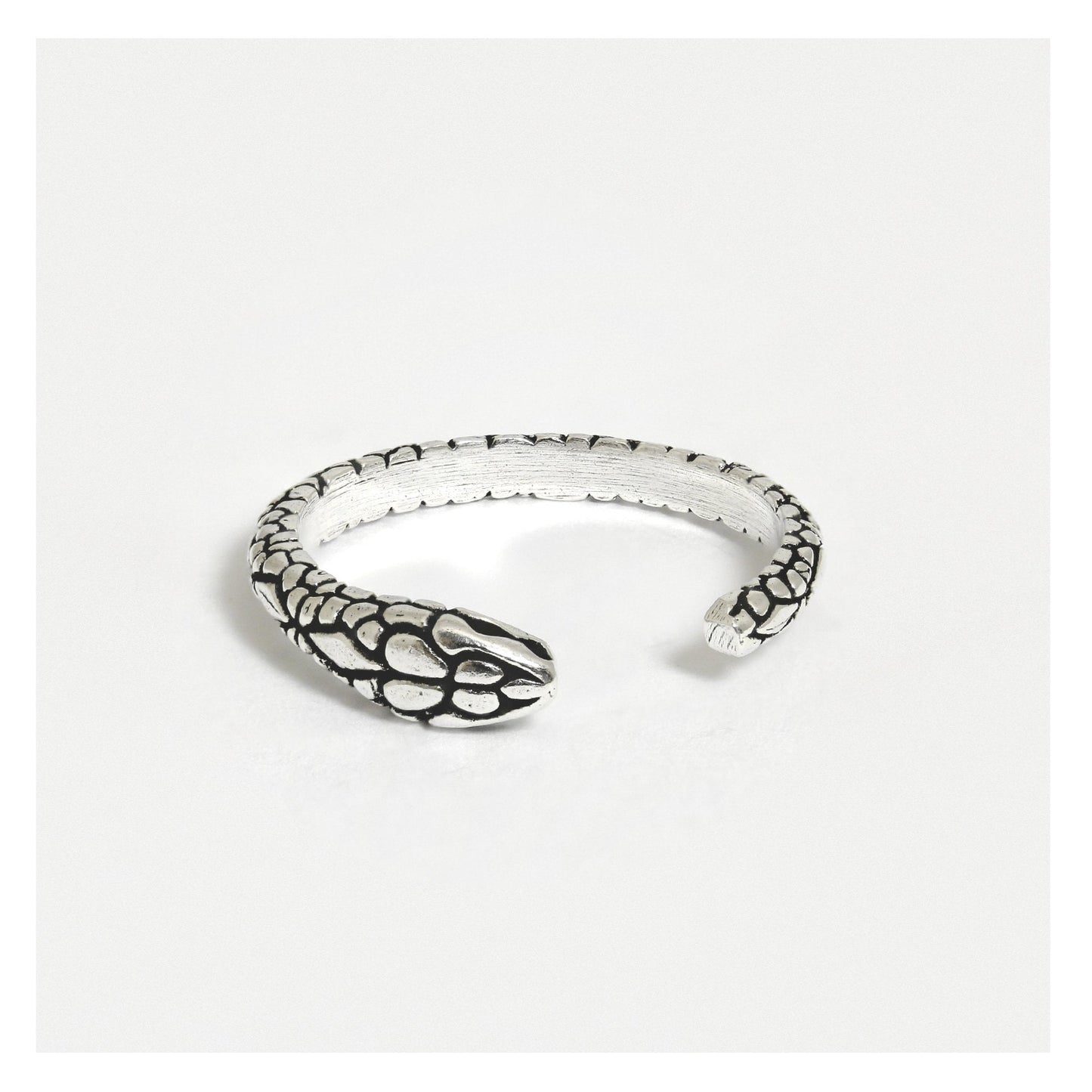 Silver Deadly Mambo Ring