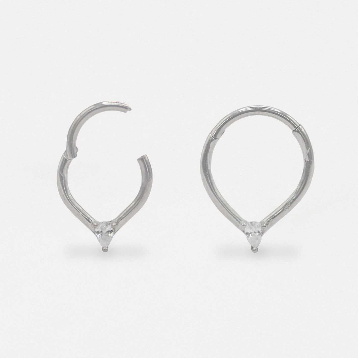 Steel Solitaire Forward Facing Hinge Ring - 1.2mm