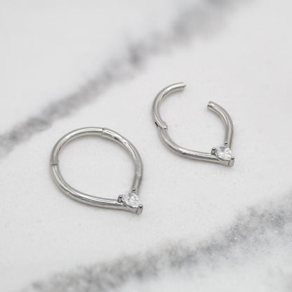 Steel Solitaire Forward Facing Hinge Ring - 1.2mm