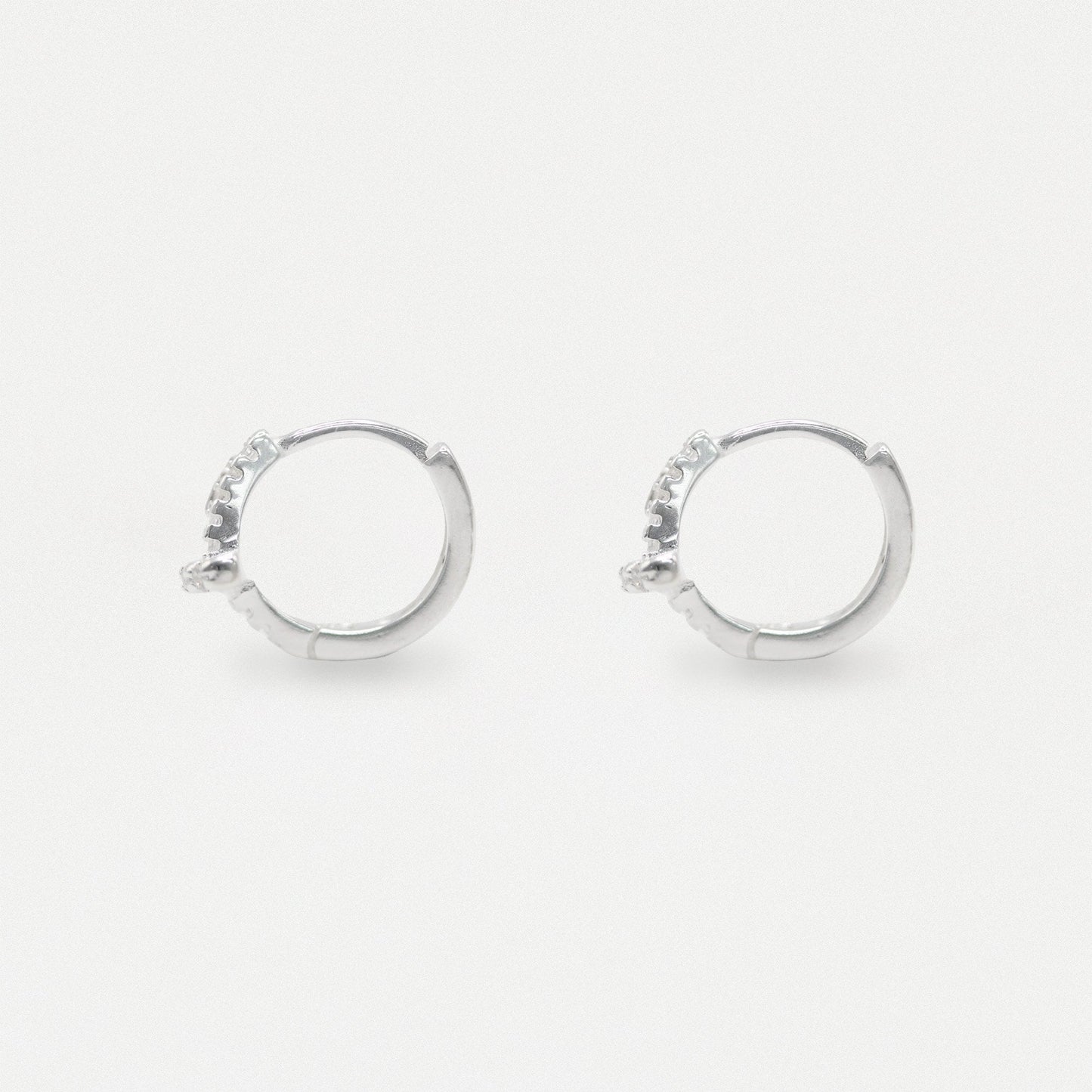 Silver Overlap Huggie - 10mm