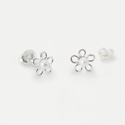 Silver Pearl Daisy Flower Stud Earrings - 6mm