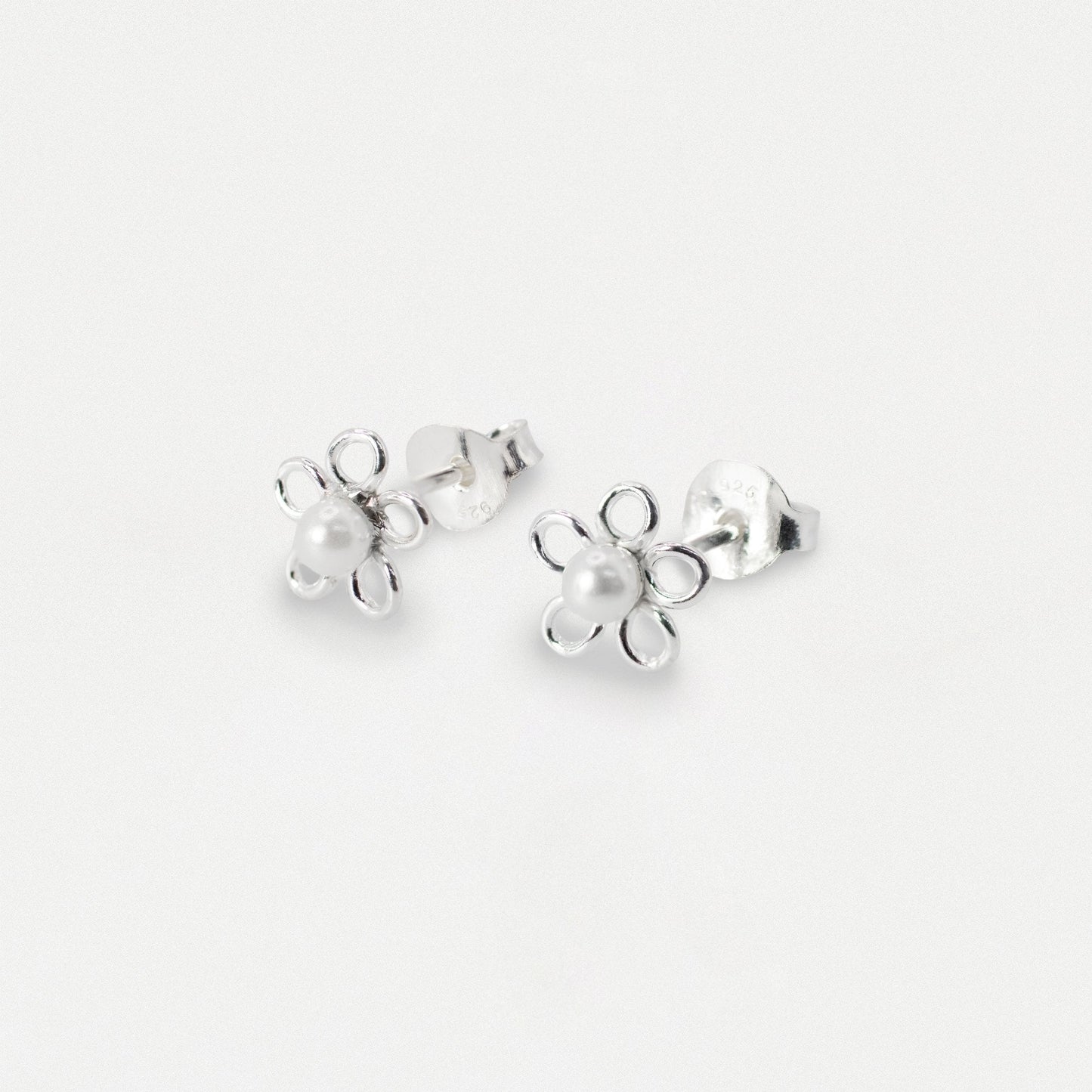 Silver Pearl Daisy Flower Stud Earrings - 6mm