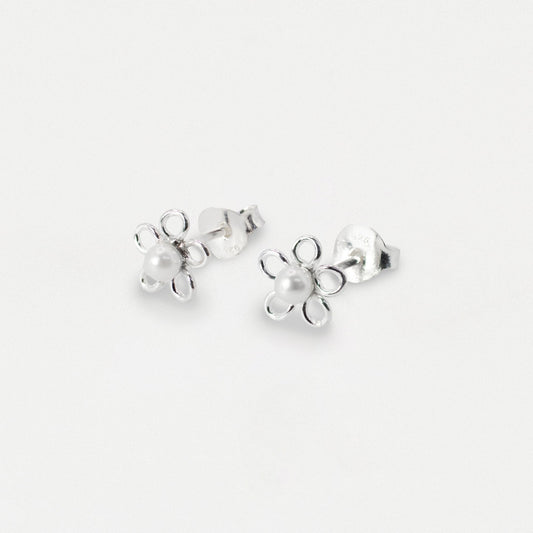 Silver Pearl Daisy Flower Stud Earrings - 6mm